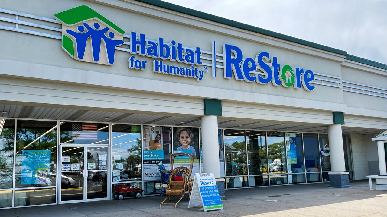 Habitat Humanity ReStore storefront