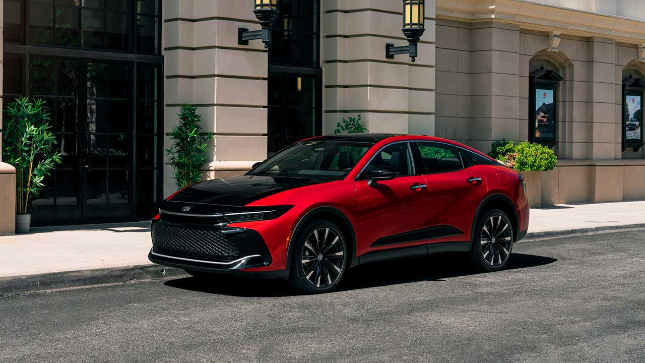 2023_Toyota-Crown_Platinum_Red 1280 by 720