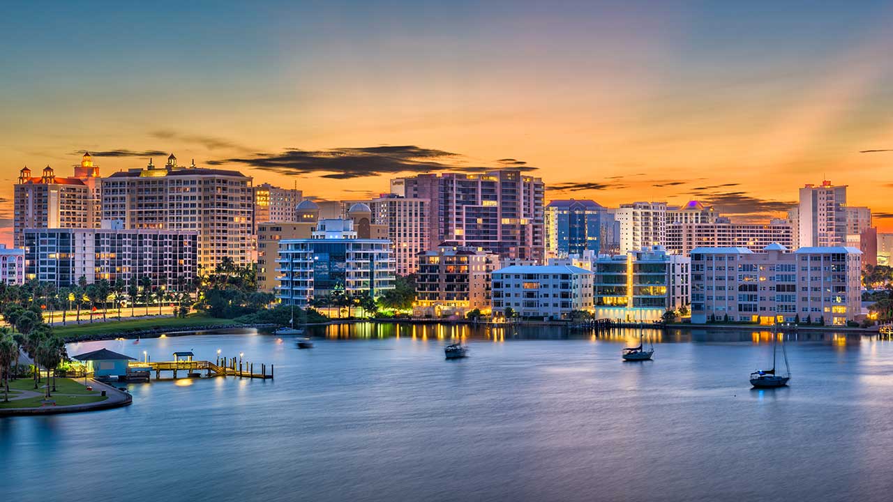 Sarasota at night thumbnail
