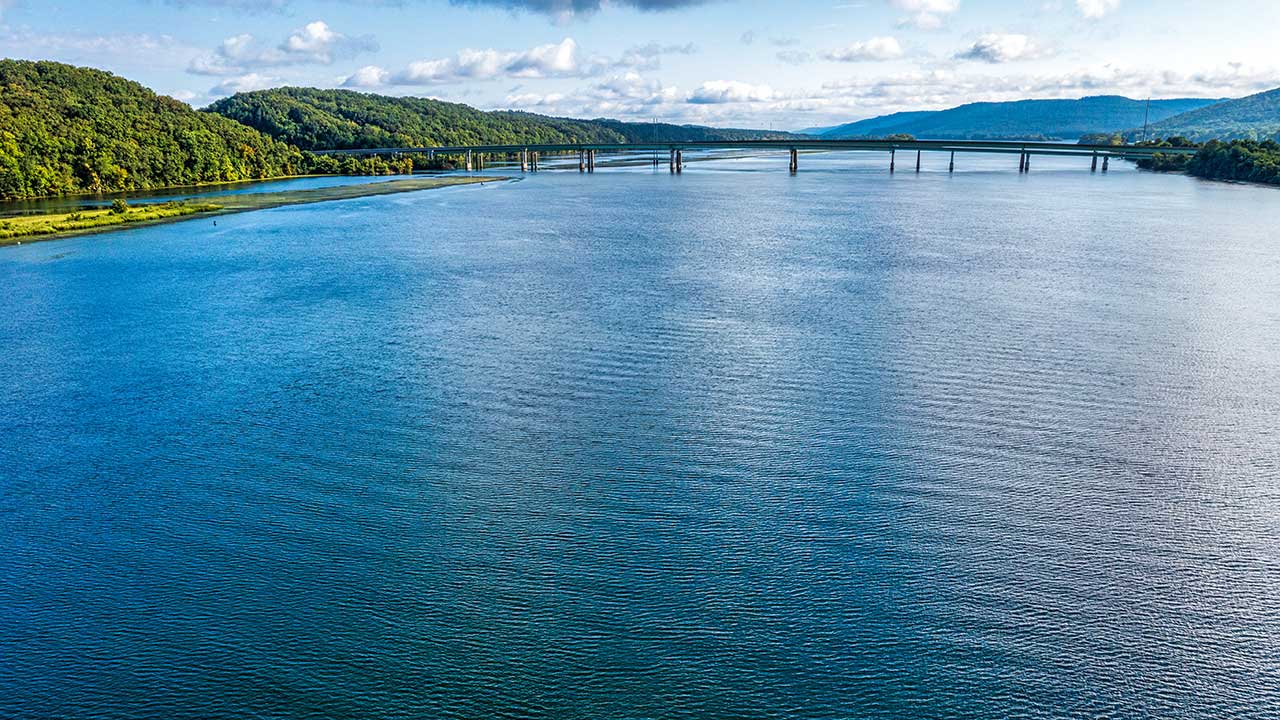 Ariel view of the Highway 35 Bridge crossing the Tennessee River on Guntersville Lake in Scottsboro Alabama, USA.