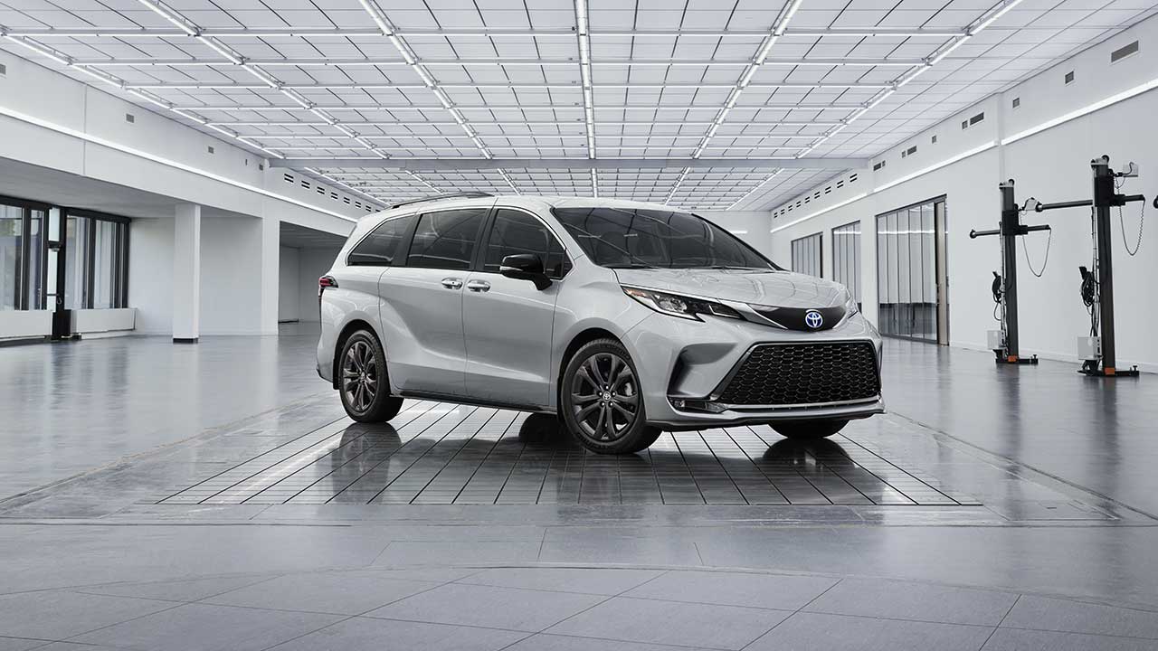 2023 Sienna in white parking garage